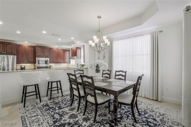 Building Photo - 580 El Camino Real