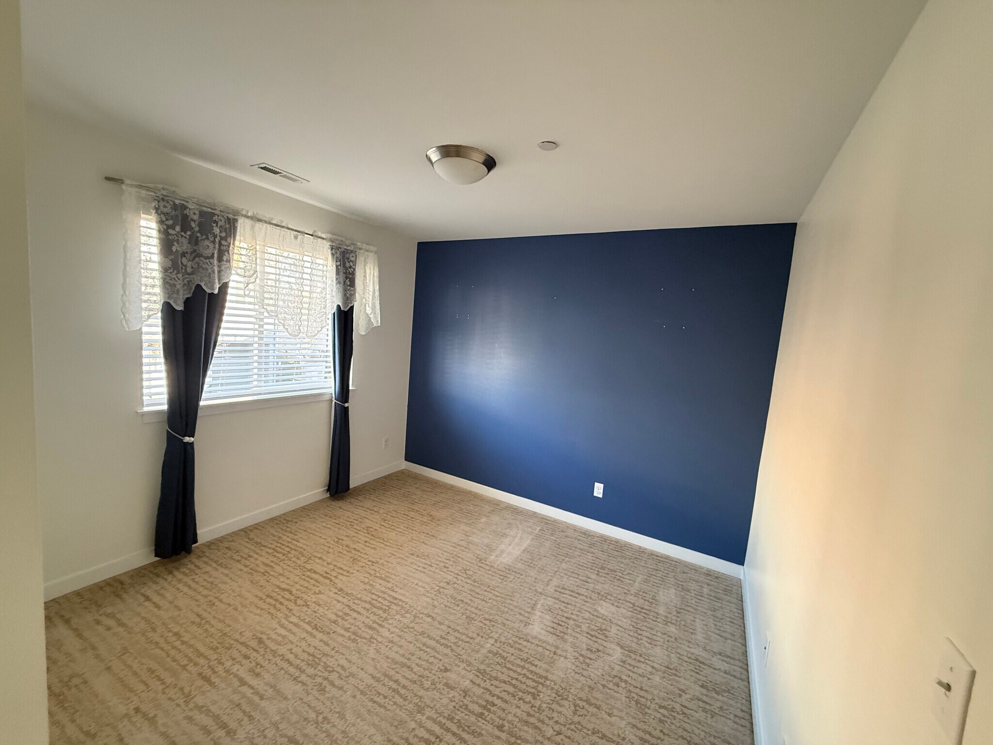 Building Photo - 3528 192nd Pl SE