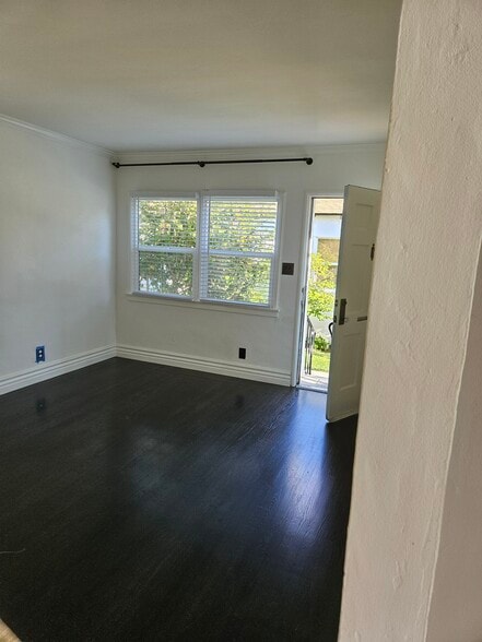 Building Photo - 608 N Madison Ave