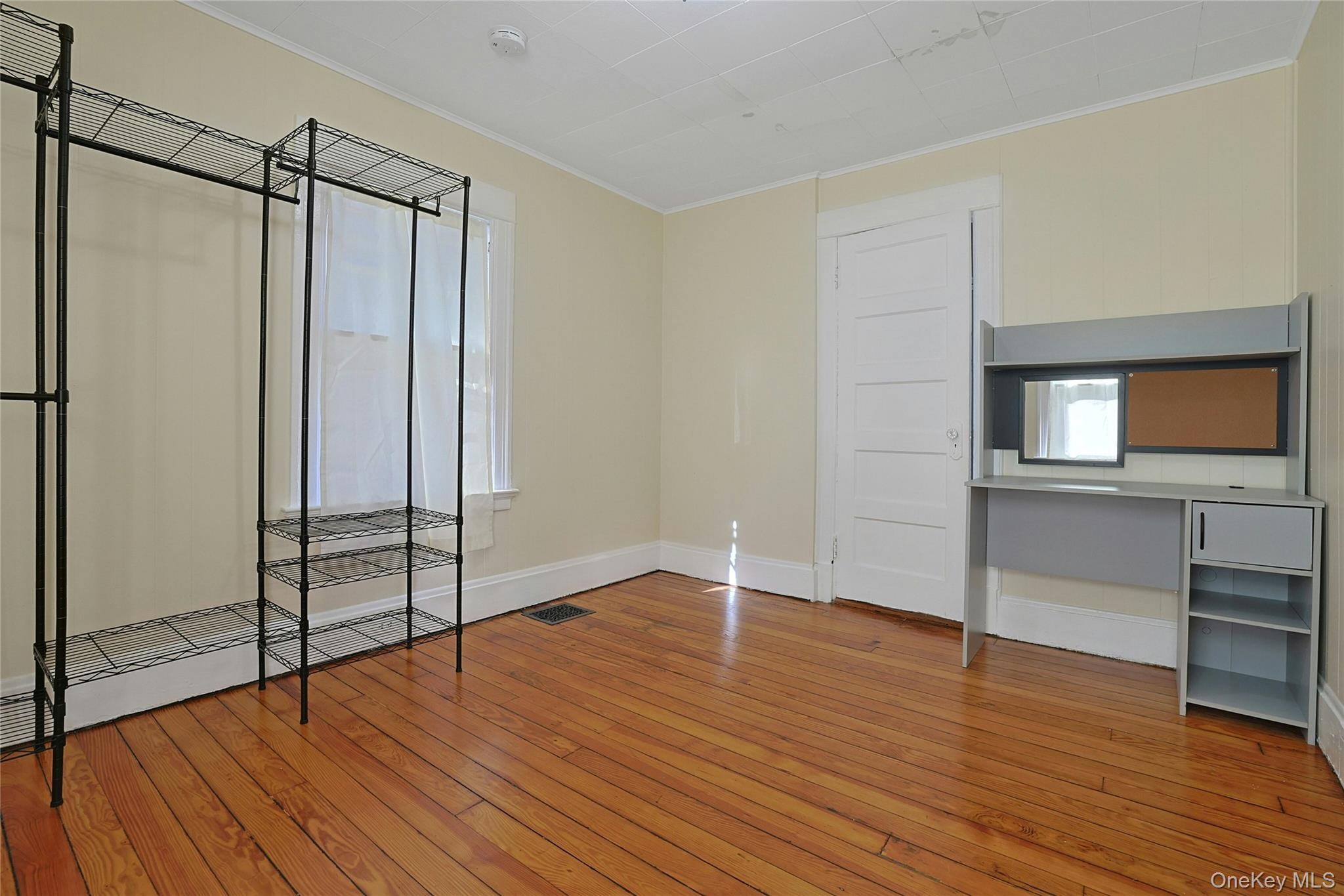 Building Photo - 105 S Broadway