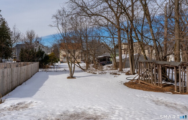 Building Photo - 28 Orient St