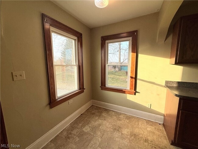 Building Photo - 837 Eastland Ave