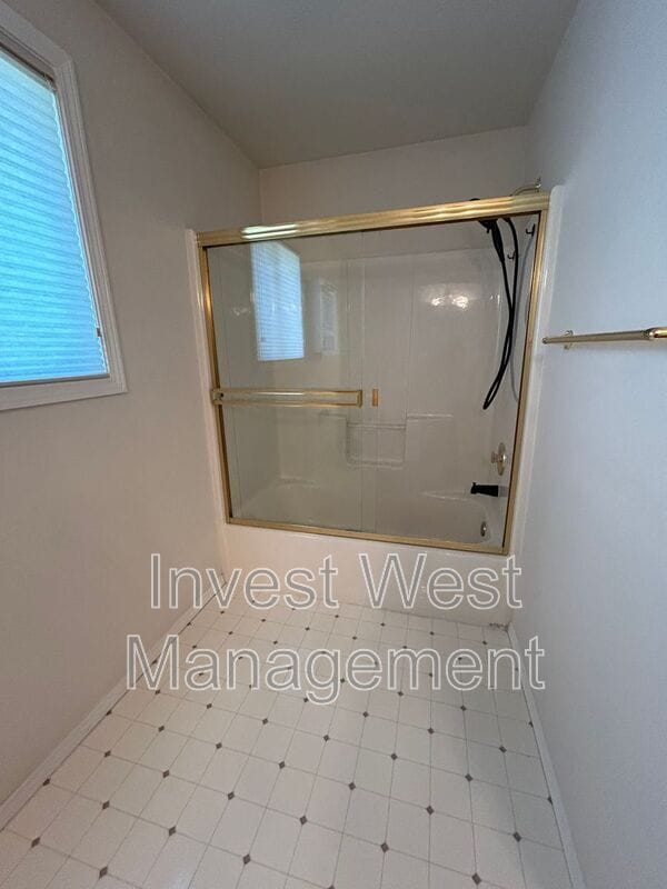 Building Photo - 4015 SE 170th Ct