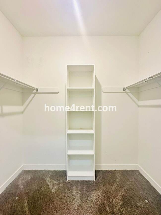 Building Photo - Ranch Style Home w/ Updated Kitchen, including SS Appliances and Granite Counters Plus a Large Un...