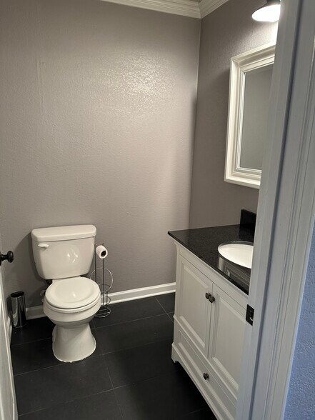 Half Bath - Toilet - 540 S Flannery Rd