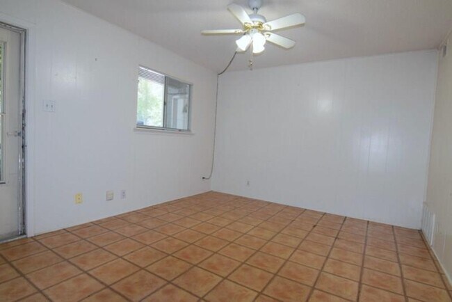 Building Photo - 3707 Tom Green St