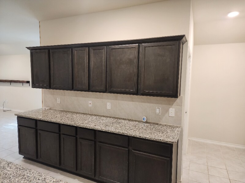 Building Photo - 1220 Meadow Creek Dr