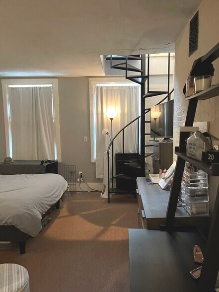 Building Photo - 510 Beacon St