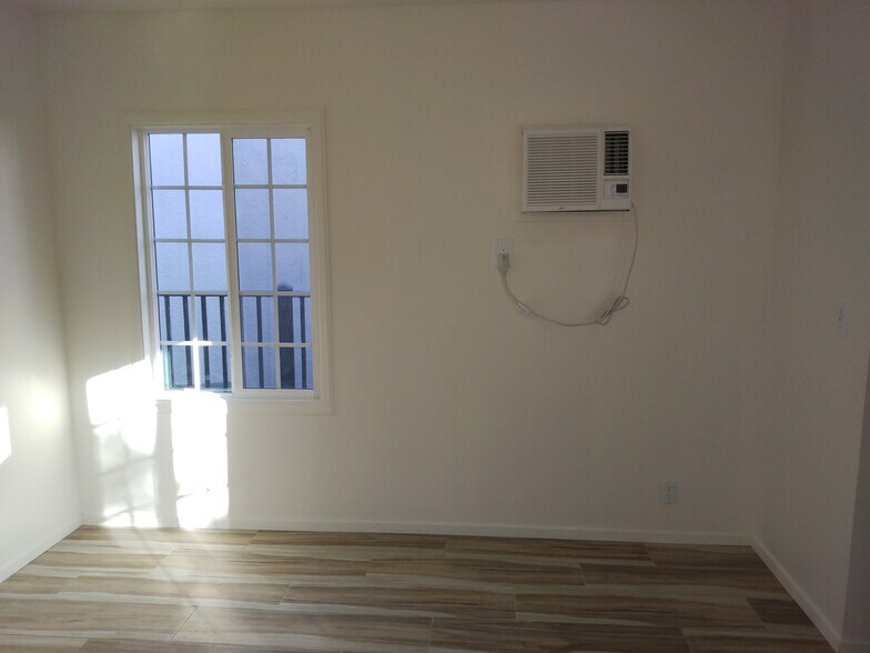 Building Photo - 2512 Hope St