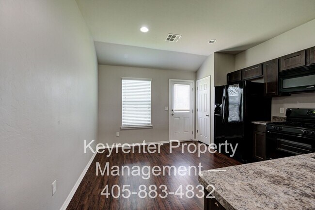 Building Photo - Gorgeous 3 Bed 2 Bath in Moore/SE OKC