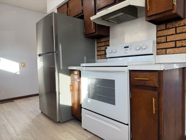 Building Photo - Comfortable 3-Bedroom Home with Park Access & Easy Commute