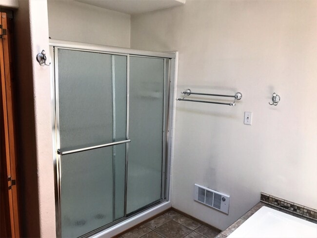 Building Photo - 3276 Mid Way Rd