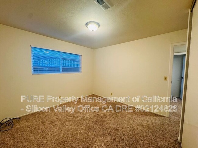 Building Photo - 115 Western Ct