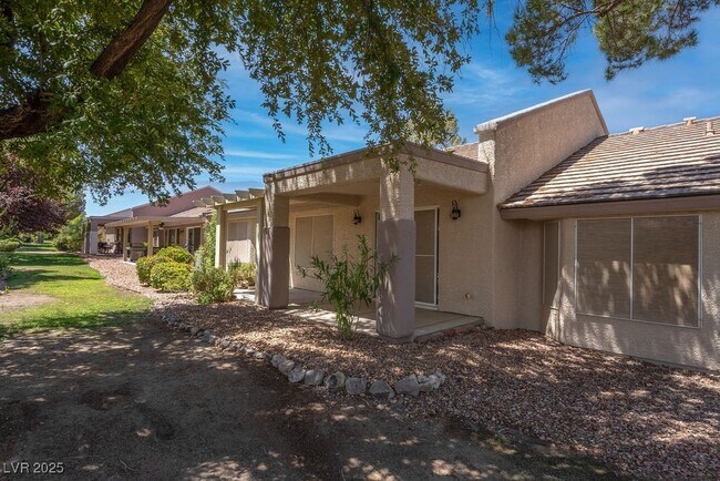 Building Photo - 2079 Poppywood Ave