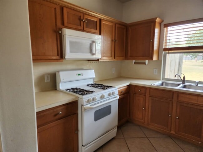 Building Photo - 15427 Lucky Star Dr