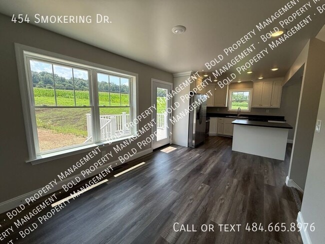 Building Photo - 454 Smokering Dr