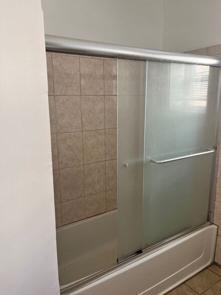 Building Photo - 901-3 Diamond St