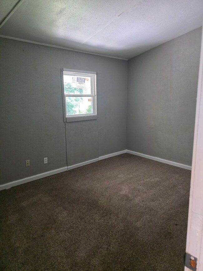 Building Photo - Move In Special! $250 off your 1st month r...