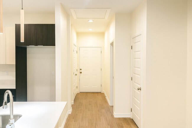 Building Photo - 5702 Moses Lp