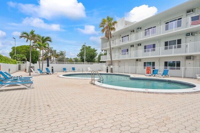 Building Photo - 1480 S Ocean Blvd