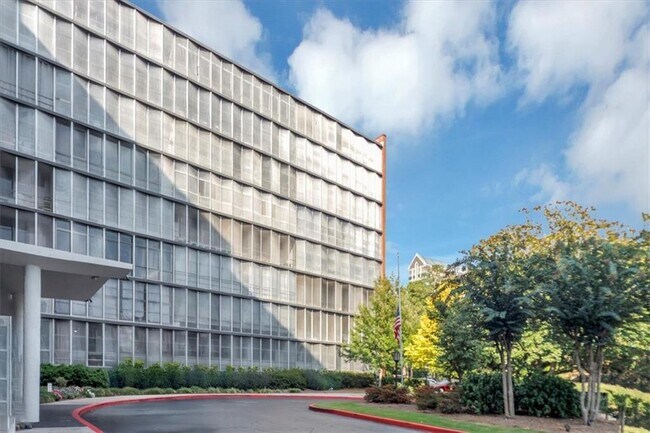 Building Photo - 3060 Pharr Ct N Northwest