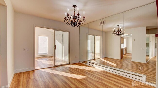 Building Photo - 368 Metuchen Dr