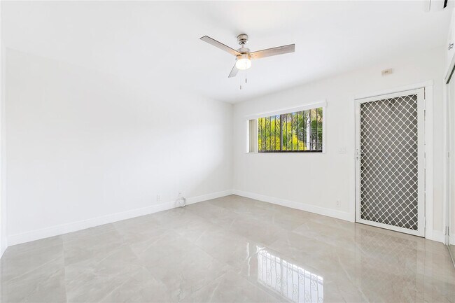 Building Photo - 2170 NE 51st Ct