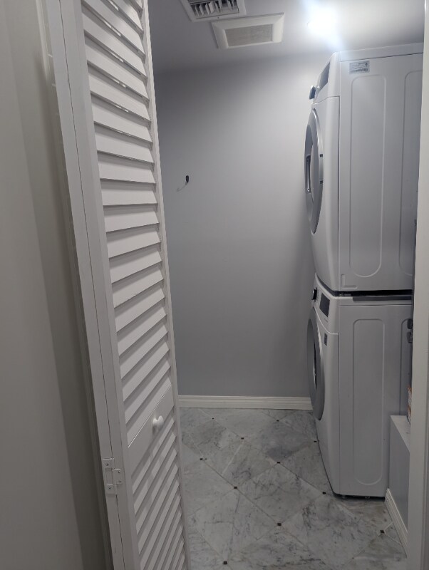 Building Photo - 3115 Hollycrest Dr