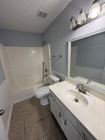 Building Photo - 1730 Azure Way