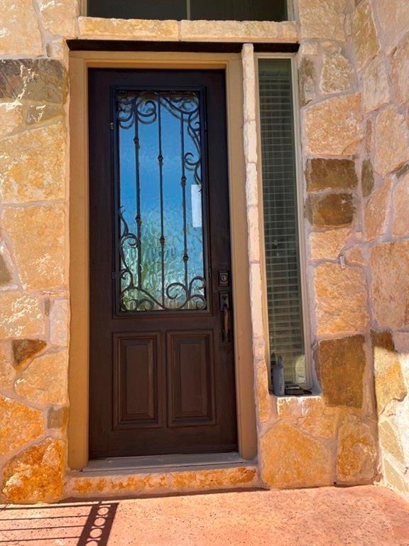 Building Photo - 400 Hummingbird Ln