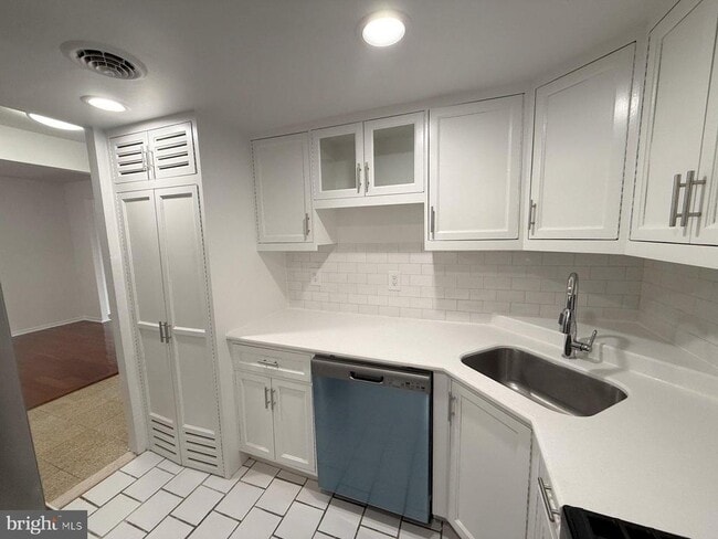 Building Photo - 606 Cooper Landing Rd