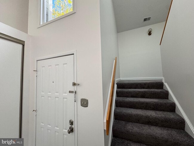 Building Photo - 1898 Villaridge Dr