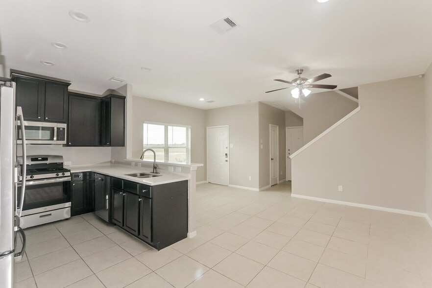 Building Photo - 339 Sea Breeze Dr