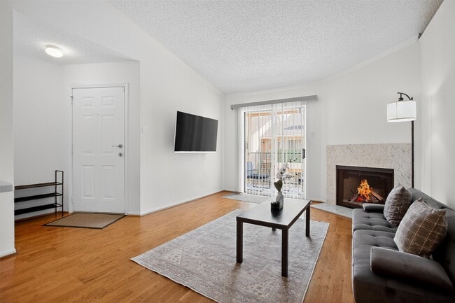 Building Photo - 3770 Lovers Wood Ln