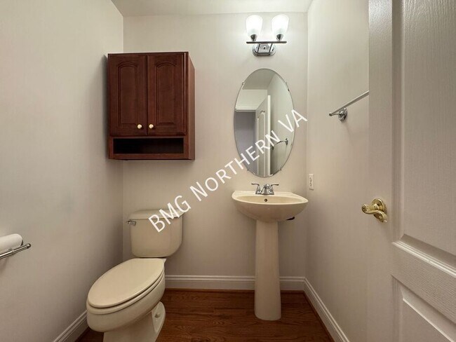 Building Photo - 3091 McKinnon Way