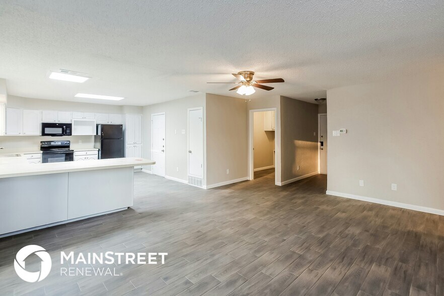 Building Photo - 1427 Caladium Dr