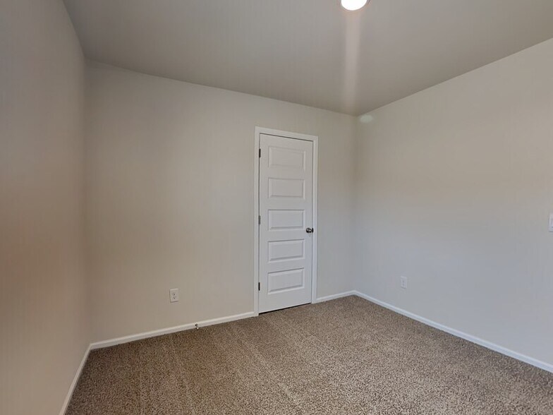 Building Photo - 501 St Charles Pl