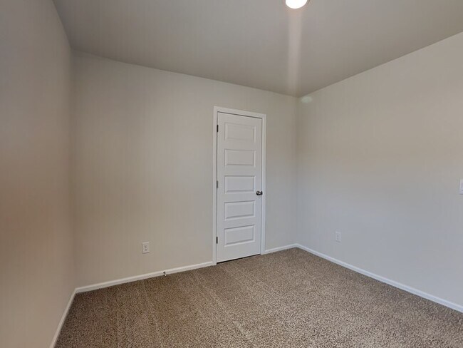 Building Photo - 501 St Charles Pl