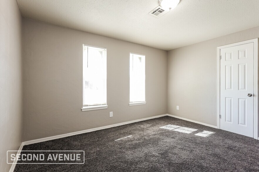 Building Photo - 5316 S Bodine Dr