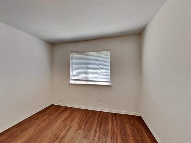 Building Photo - 418 Spindle Ridge Dr