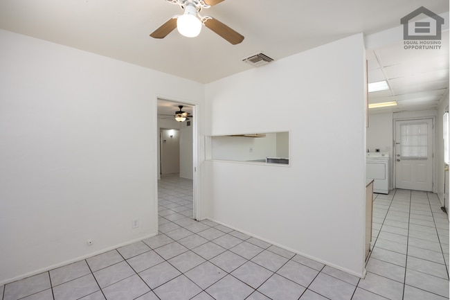 Building Photo - 2849 W Alice Ave