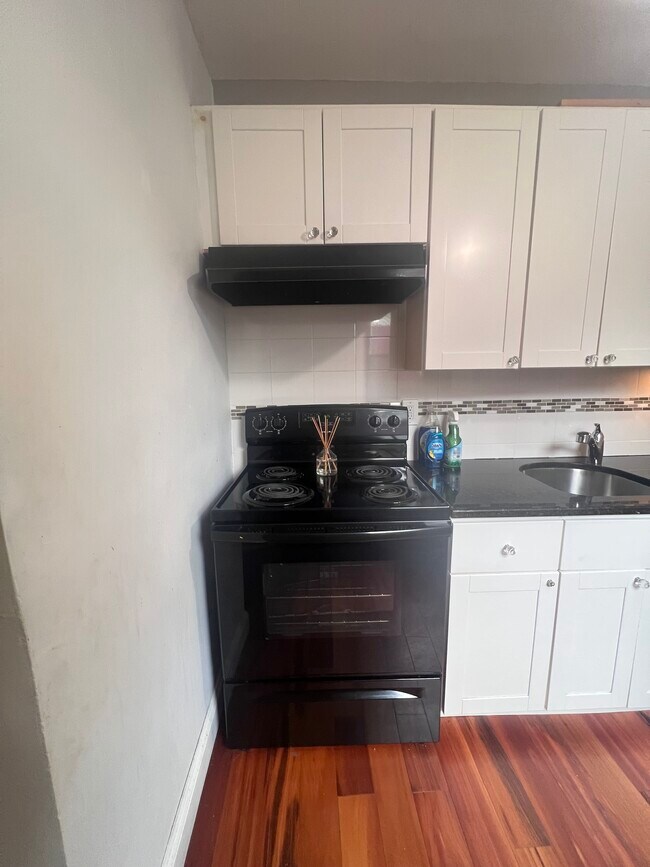 Kitchen 2 - 1 Jess St.