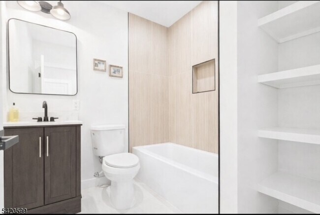 Building Photo - 180 N 12th St