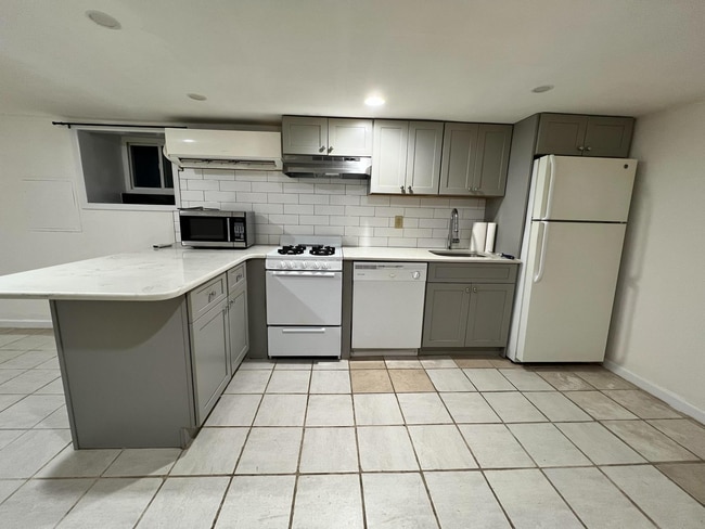 Building Photo - 2048 S 21st St