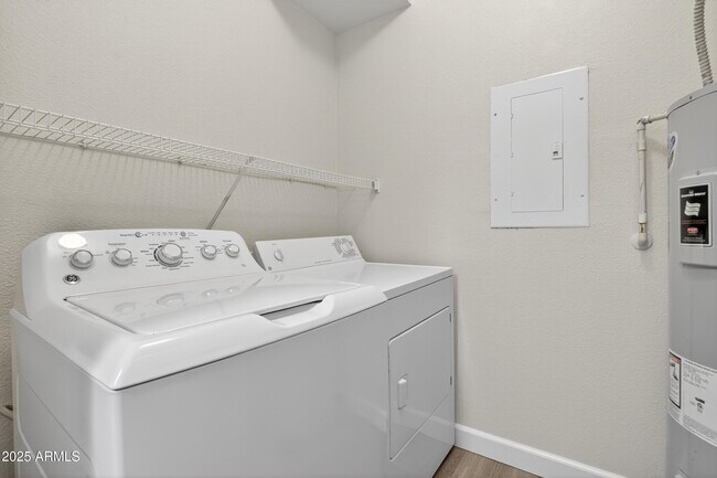 Building Photo - 5401 E Van Buren St
