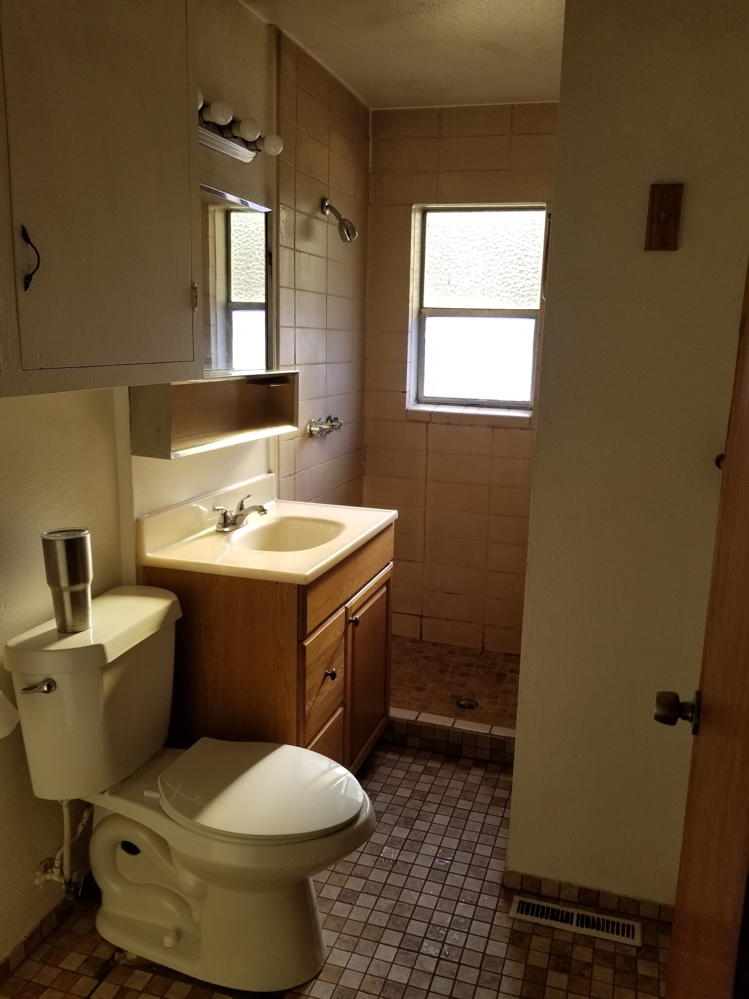 Building Photo - 2423 E Saint Vrain St