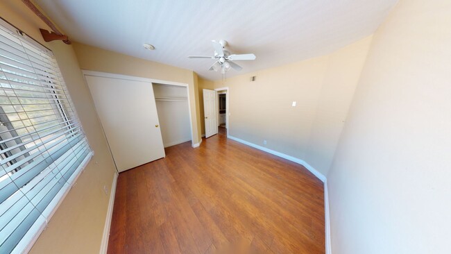 Building Photo - Welcome to Picasso Dr!