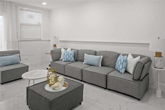 Building Photo - 1310 SW 76th Ave