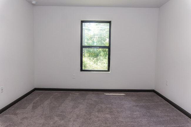 Building Photo - 3476 Sparco Dr