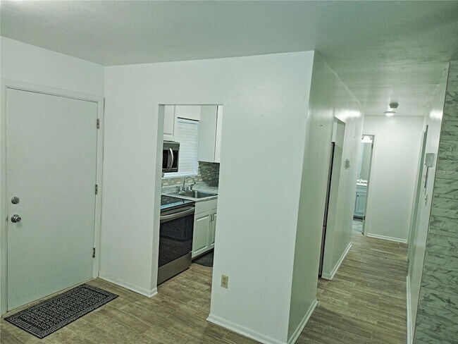 Building Photo - 5955 Palm Ln